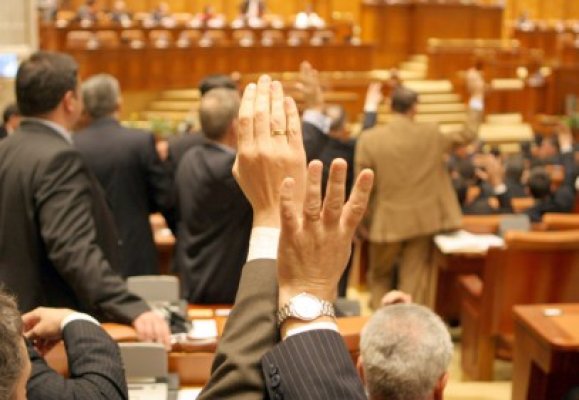 Camera Deputaţilor respinge Legea lustraţiei